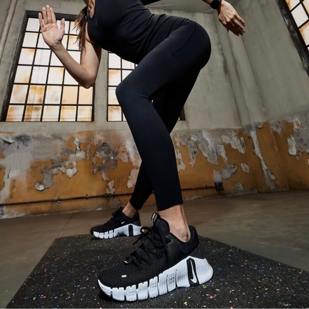Brand New Nike Free Metcon 5 Black/White Women’s Workout Shoes - Picture 1 of 13